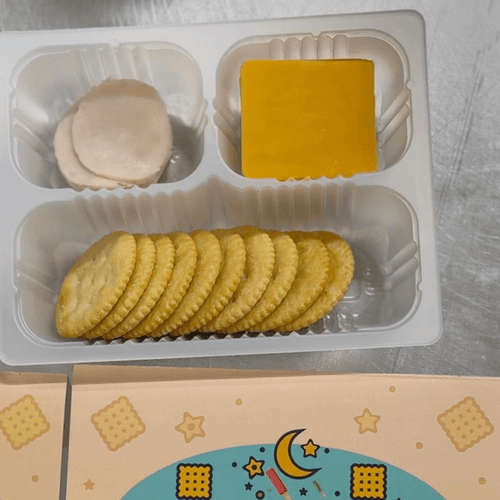 Chicken Bologna, Cheddar Cheese & Baked Crackers (3.3 oz)